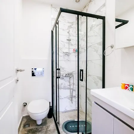 Lägenhet Cozy And Modern 2br With 2ba In Historic Yedikule