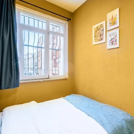 Lägenhet Cozy And Modern 2br With 2ba In Historic Yedikule