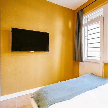 Cozy And Modern 2br With 2ba In Historic Yedikule Apartment